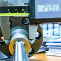 دقة خدمات الآلات CNC